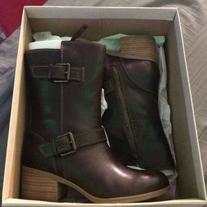 Clark’s boots women’s